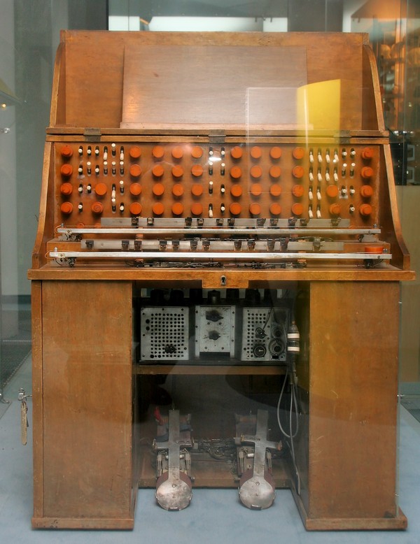 Instrument from Hitchcock's Birds - Music, Electronics, Electonic music, Synthesizer, Longpost