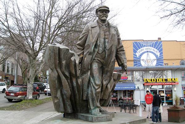Lenin in the States - Lenin, Sculpture, USA