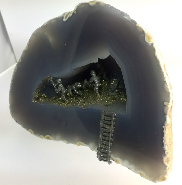 Miners inside a piece of geode - Miners, Minerals, Geology, Geode