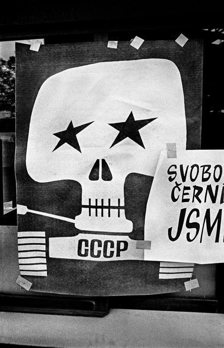 On August 21, 1968, the Soviet troops invaded Czechoslovakia. There are no countries, but the photo remains. - the USSR, Czechoslovakia, Invasion, Story, From the network, Longpost