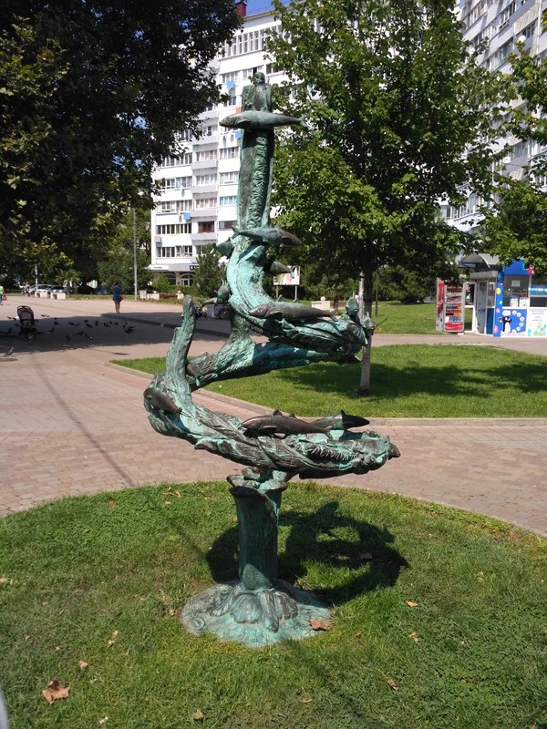 Monument to horse mackerel. - My, Tuapse, Scad, Longpost
