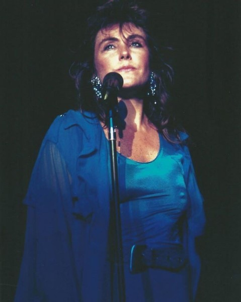 laura branigan голая