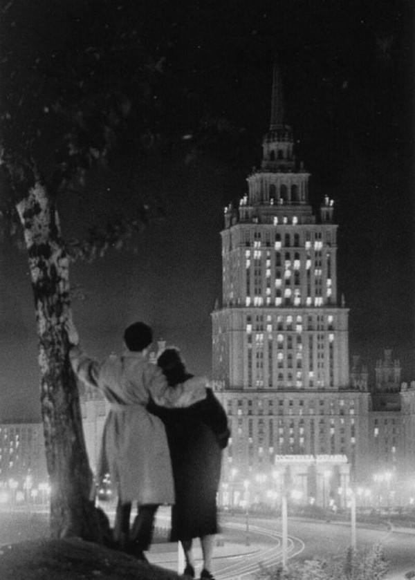 At the hotel Ukraine. Moscow. 1950 - Old photo, Photostory