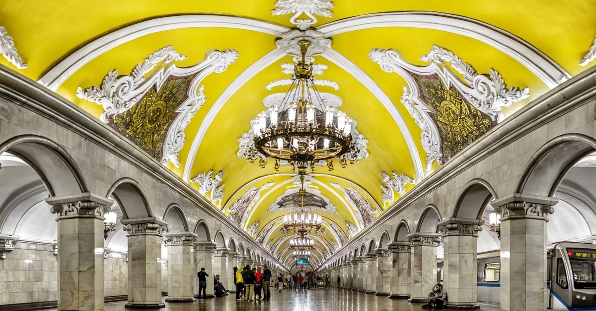 Метрополитен москвы. Станция метро Комсомольская. Комсомольская (станция метро, Кольцевая линия). Самые красивые станции Московского метрополитена. Komsomolskaya Metro Station Москва 2020.