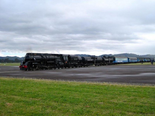 New Zealand - New Zealand, The airport, A train