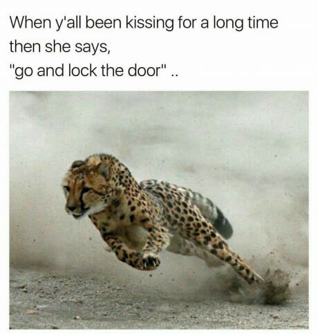 Закрой дверь.