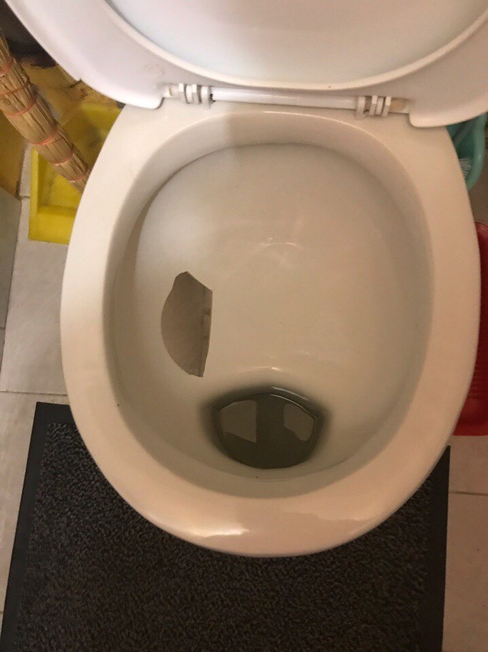 Grandma threw lettuce down the toilet - My, Incident, Grandmother, , Bad luck, Humor, Laugh, Luck