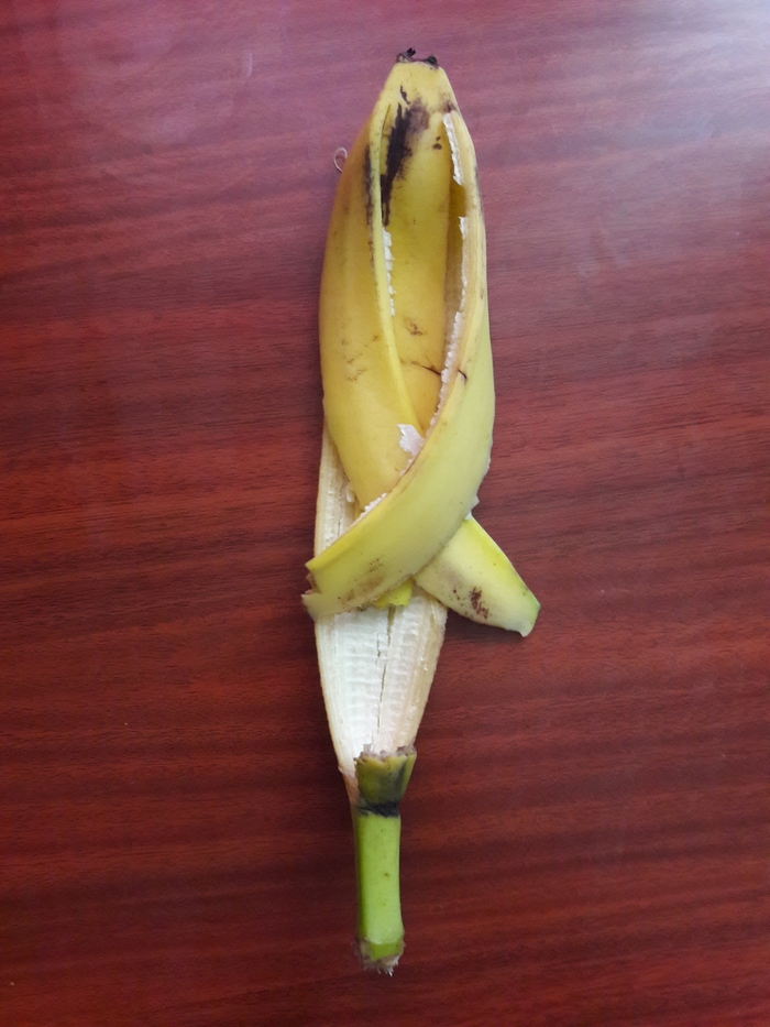 This banana peel looks like it really wants to pee - My, Banana, Toilet