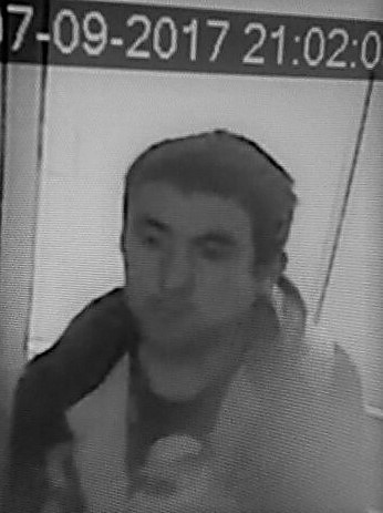 He was chewing sausage and suddenly hit: in Yekaterinburg, a man attacked a woman in an elevator (09/07/2017) - Yekaterinburg, Crime, Attack, Elevator, Scum, Aggression, The crime, Video