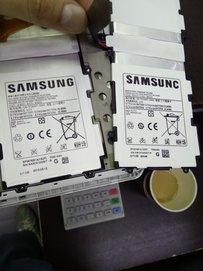 А вы мне точно оригинальную батарейку поставите на планшет?