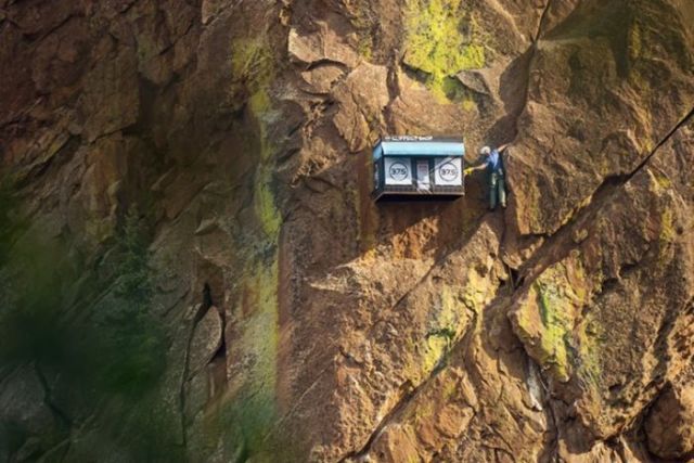 Hanging store for climbers in El Dorado Canyon - Rock climbing, Rock climber, Canyon, Score, America, USA, Work, Equipment, Longpost, Rock climbers