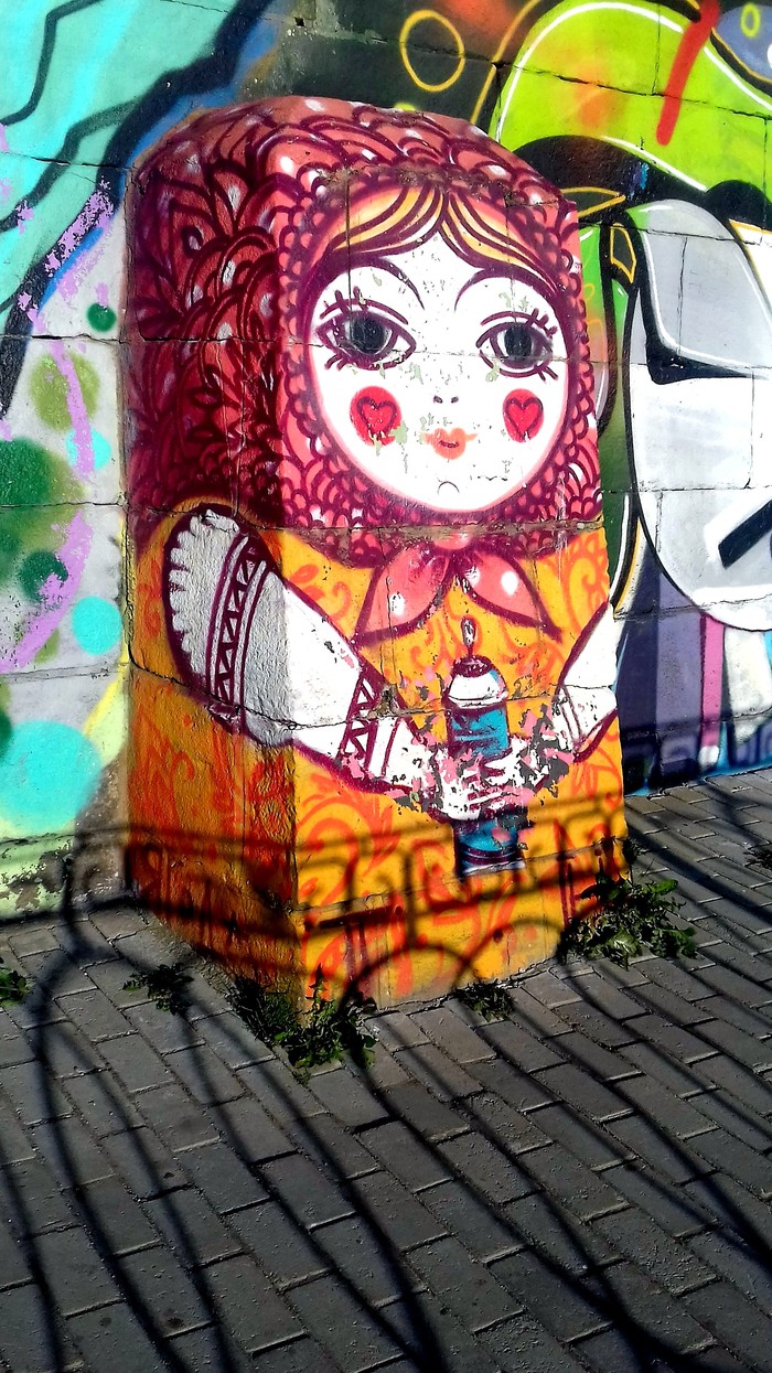 Graffiti (as well as street art) should decorate the walls, not disfigure them #28 - My, Graffiti, Street art, Street painting, Matryoshka, Yekaterinburg, Moscow, Tuesday, The photo, Longpost