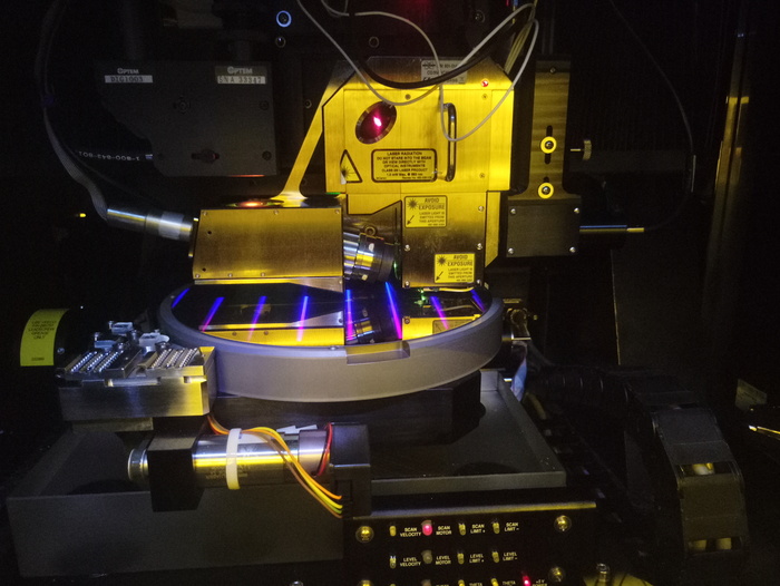 Scanning a microelectronic plate for defects. The beauty. - My, Microelectronics, beauty, Nanotechnology