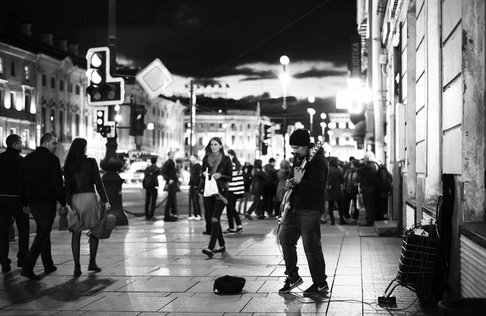 Street musician Vasily Chernov - My, Saint Petersburg, The photo, Musicians, Bas-guitar, Evening, Nevsky Prospect, Video