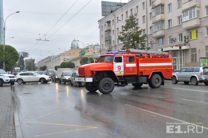 Mass evacuation underway in Yekaterinburg - news, Yekaterinburg, Phone call, Evacuation