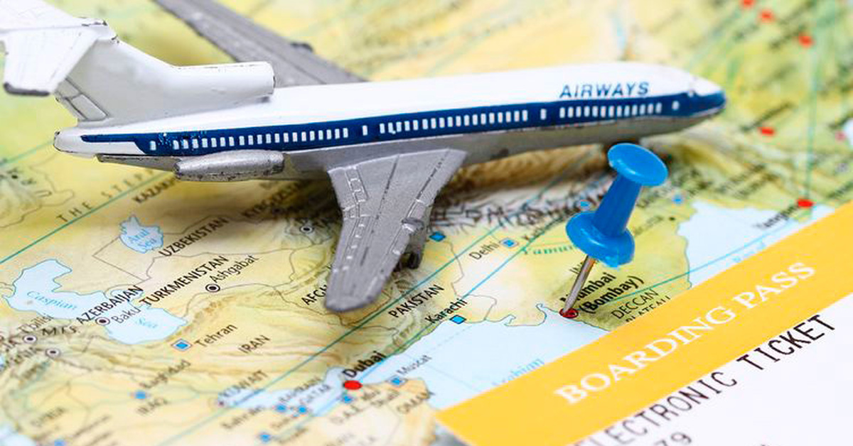 Авиабилеты фото. Билеты на самолет. Билеты за границу. Авиабилеты самолет. Билеты на самолет.
