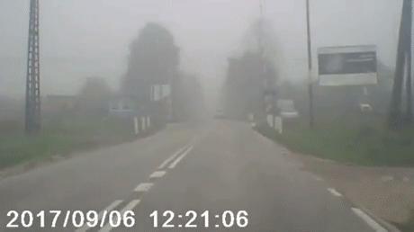 When I'm very tired - Barrier, A train, GIF