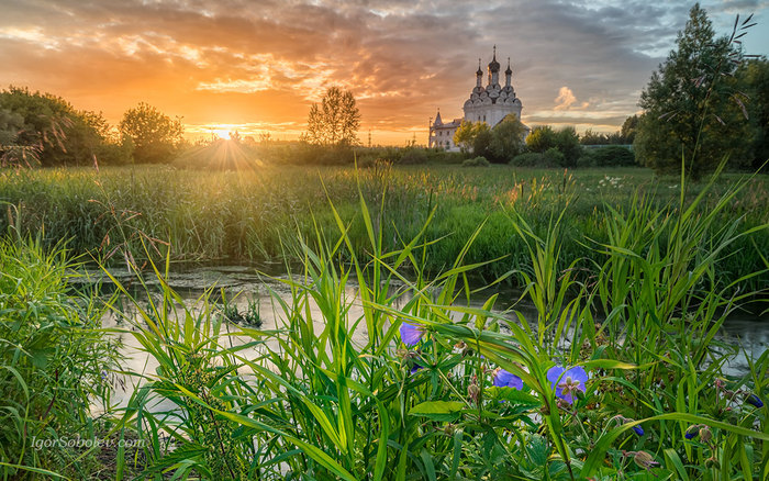 Sunset in Taininsky - My, , Church, Evening, Sunset, Подмосковье, The photo