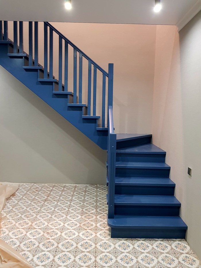 Blue stairs in the house - My, Stairs, Interior Design, Wooden house, Wooden staircase, Longpost
