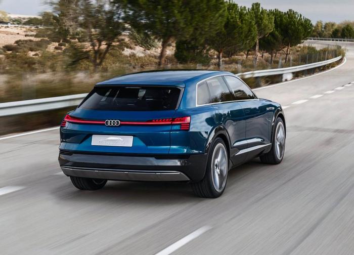   Audi:     .  , Audi e-tron Quattro,  ,  , 