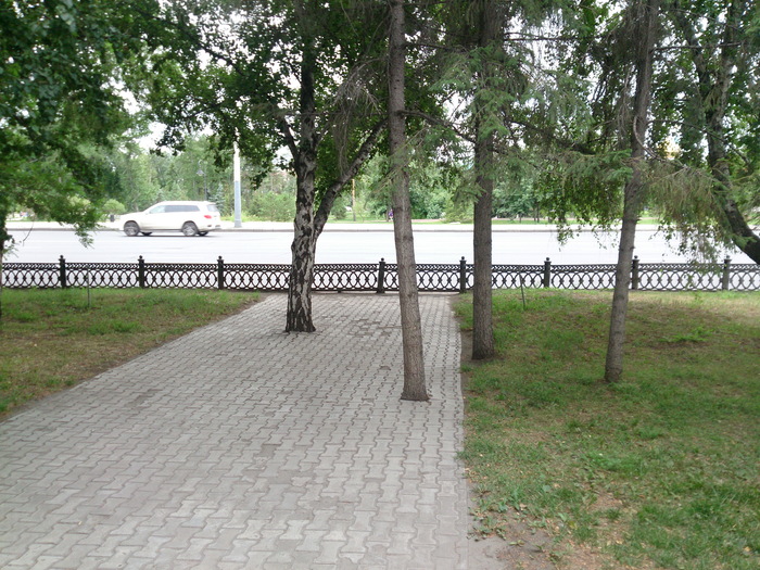 Sidewalk. - My, Omsk, Urban environment, And so it will do, Sidewalk, Track, Beautification