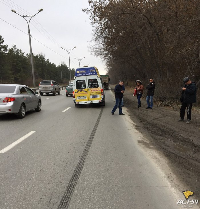 At the Novosibirsk route Gazelle, the rear wheels fell off on the go - , Novosibirsk, Minibus, Gazelle, Incident, Ast54, Longpost