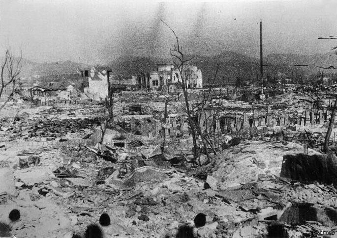 Нагасаки после ядерного взрыва. Хиросима и Нагасаки атомная бомбардировка люди. Хиросима и Нагасаки после ядерных взрывов. Атомная бомба Хиросима и Нагасаки до и после.