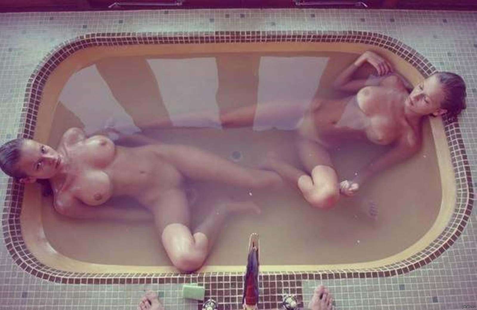 Nude Baths