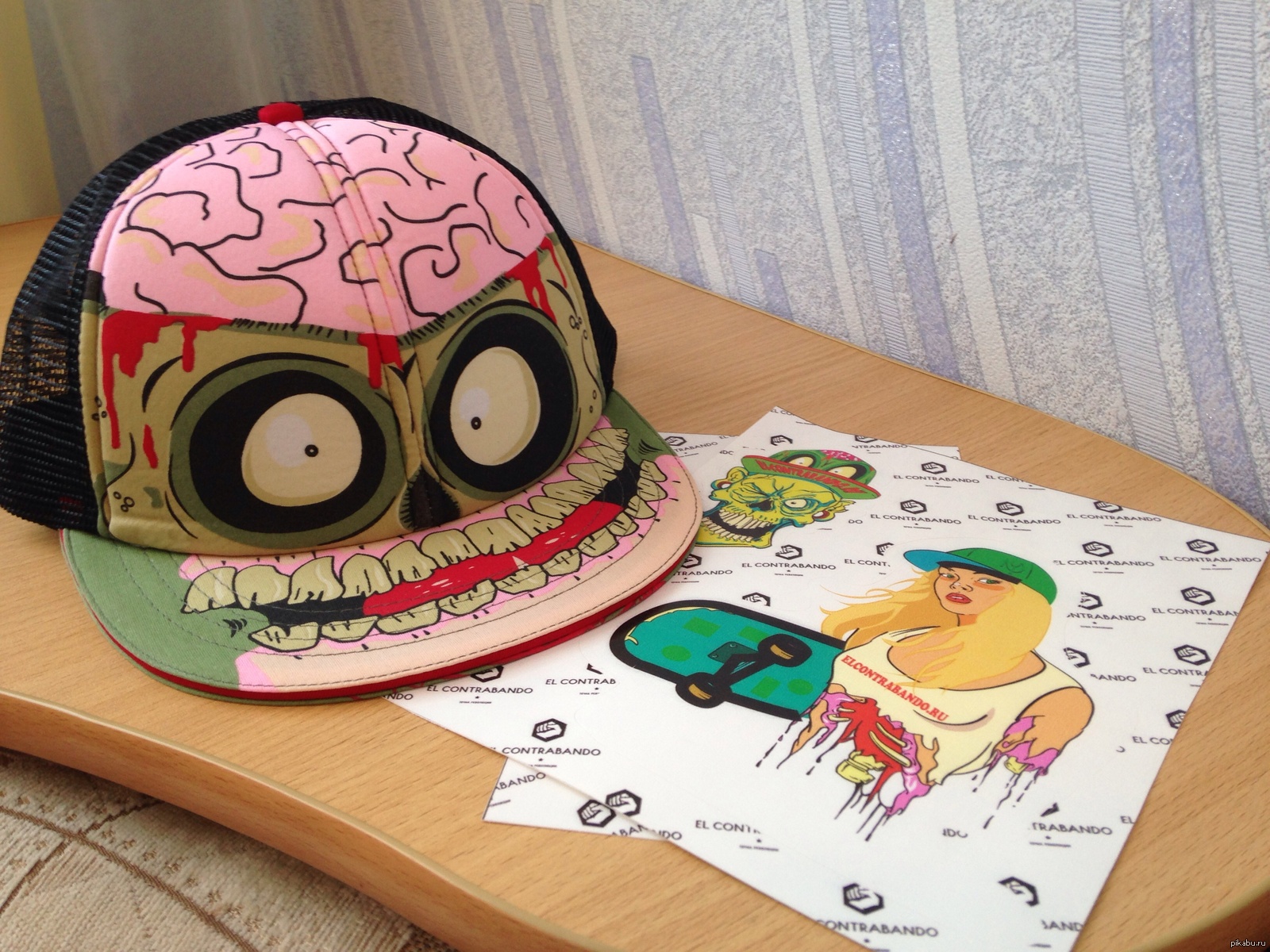 зомби в кепке против растений. зомби в кепке. детская кепка зомби. череп в кепке. зомби кепка описание.