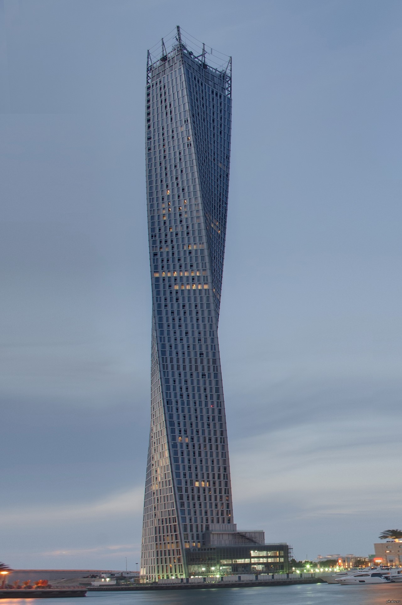 Дом 300 этажей. Башня Каян Дубай. Кайан Тауэр. Башня Кайан Тауэр. Infinity Tower Дубай.