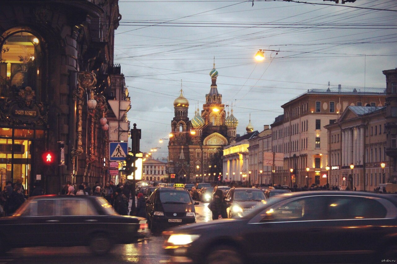Канал спас на сегодня москва. Вид на спас на крови с моста.