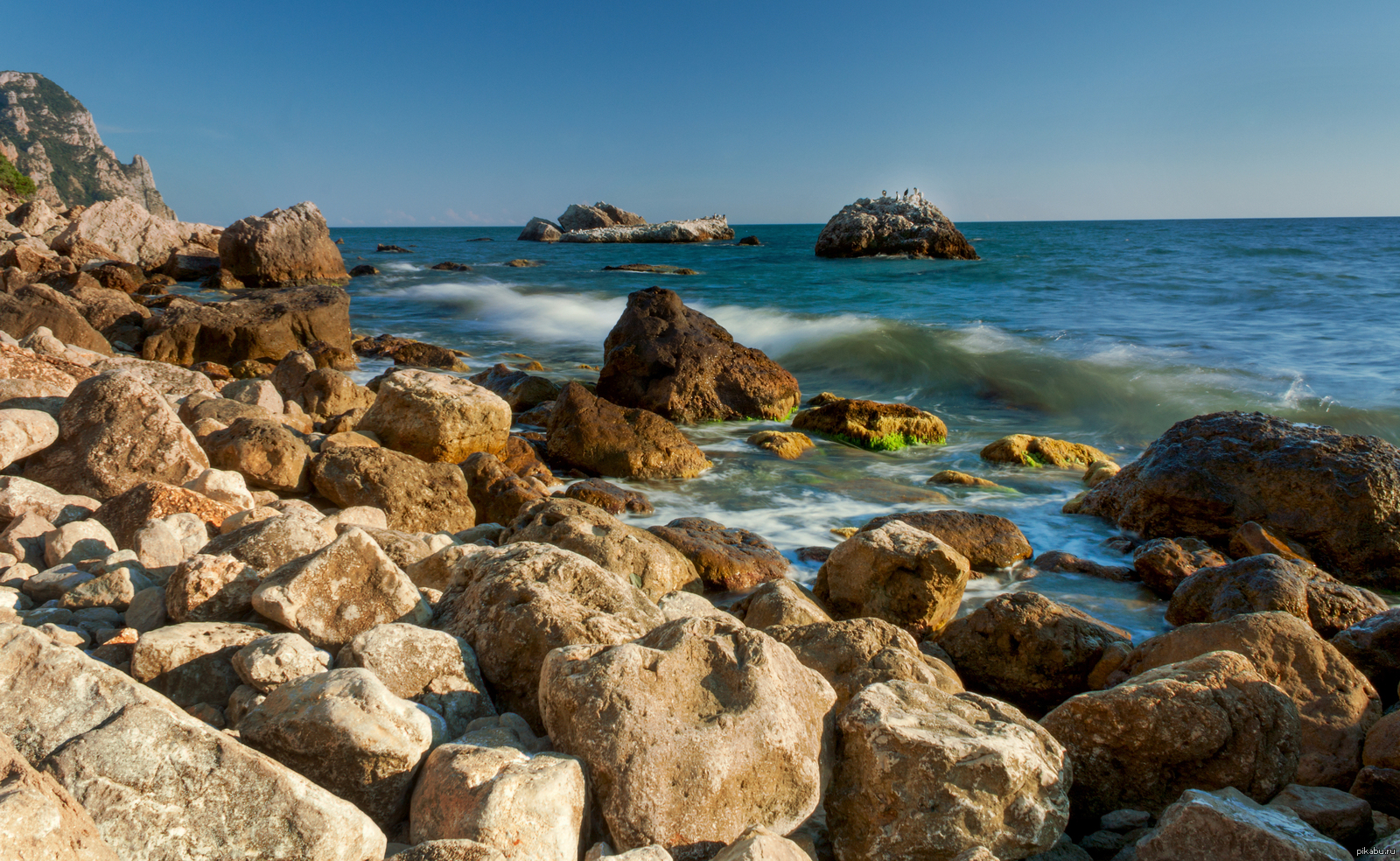 каменистые берега