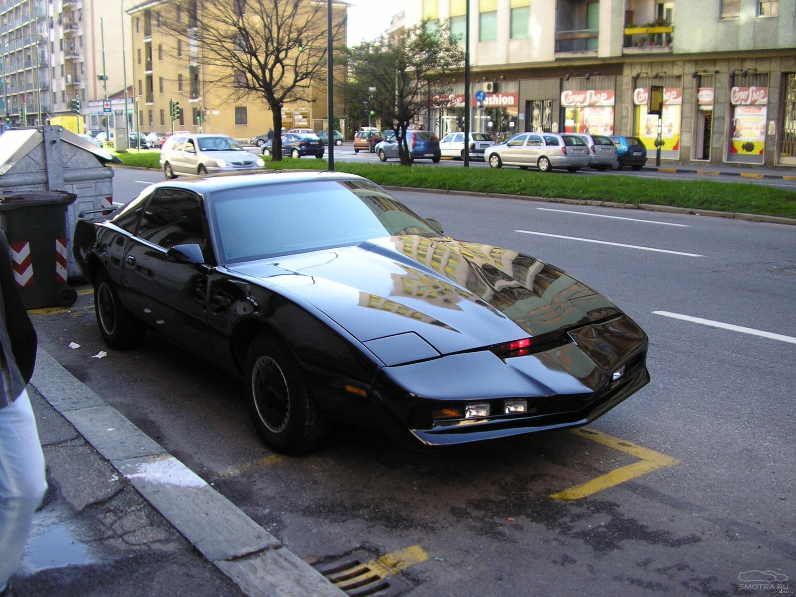 Рыцарь дорогой. Китт 1982. Pontiac Firebird рыцарь дорог. Рыцарь дорог 1982. Рыцарь дорог 1982 машина.