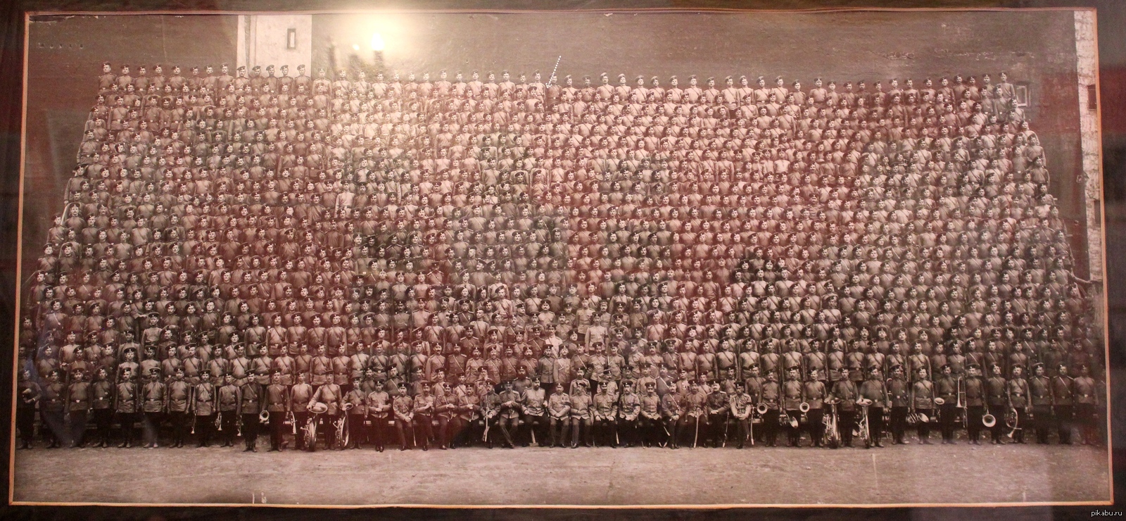 И даже тысяч человек которым. Снимок 1903 года Кексгольмский полк. Фотография 1903 Кексгольмский полк. Снимок Кексгольмского полка 1903. Снимок лейб-гвардии Кексгольмского полка.