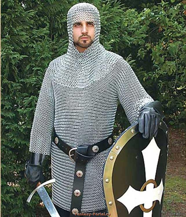 Кольчужник это. Хауберк Кольчуга. Кольчужная броня средневековья. Средневековая броня Кольчуга. Кольчуга рыцаря средневековья.