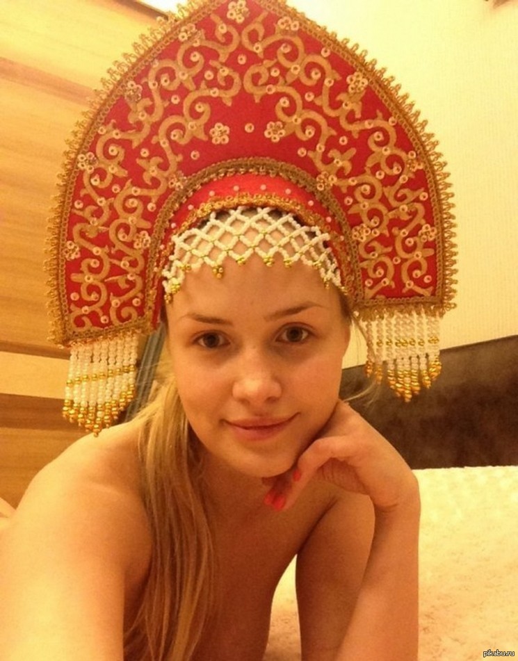 Russian beauty - NSFW, Russian, Girls, Beautiful girl, Strawberry