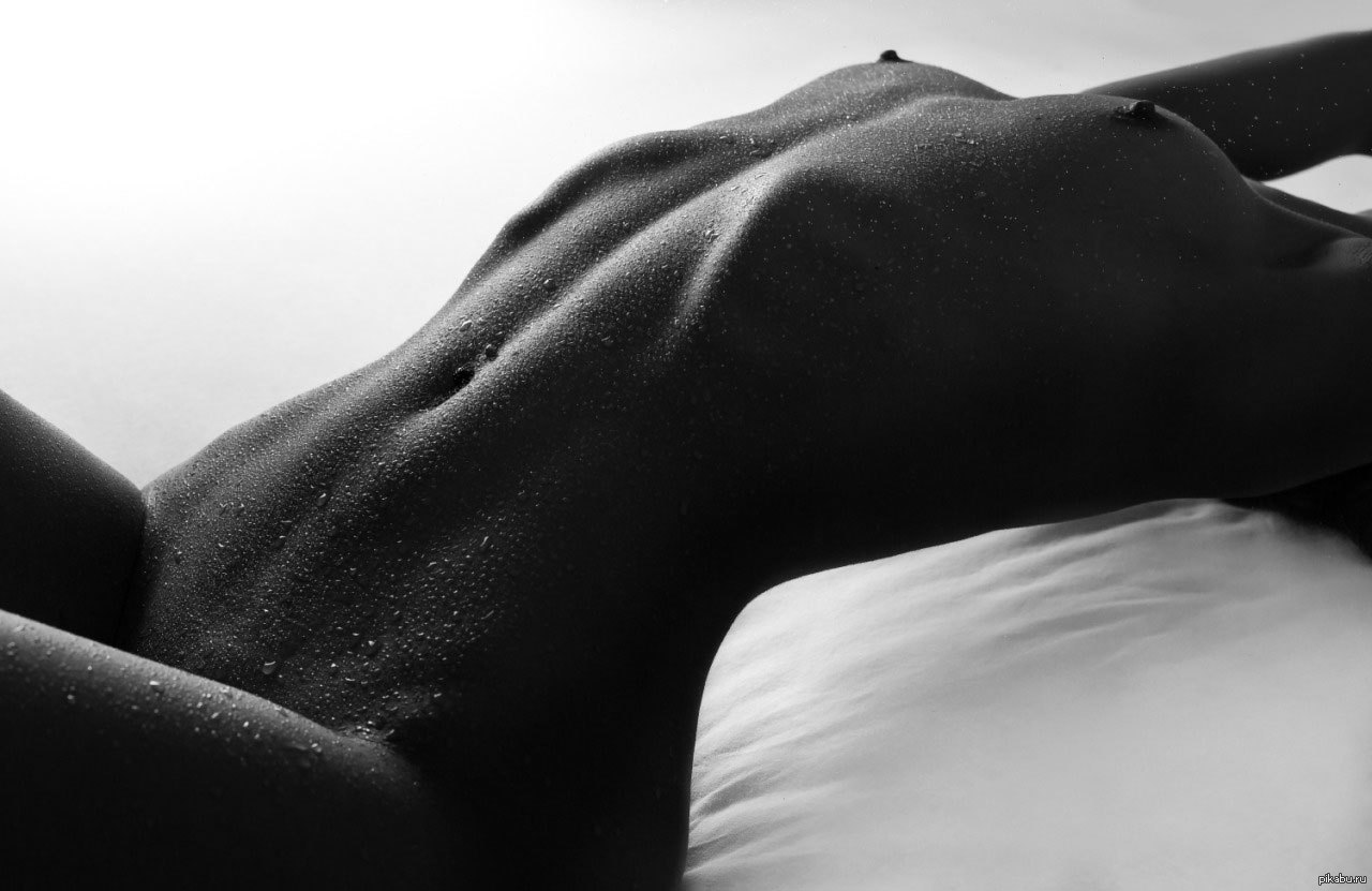 Black. White. shades of gray :) - NSFW, Erotic, Beautiful girl, Stomach, Strawberry, Evening