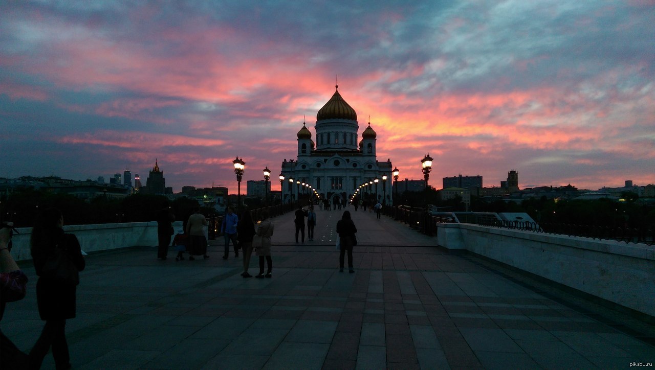 Храм Христа Спасителя облака