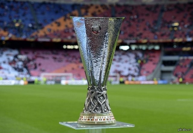 Кубок уефа 2. UEFA Europa League. UEFA Europa League Cup. UEFA Europa League kubok. Лига Европы трофей.