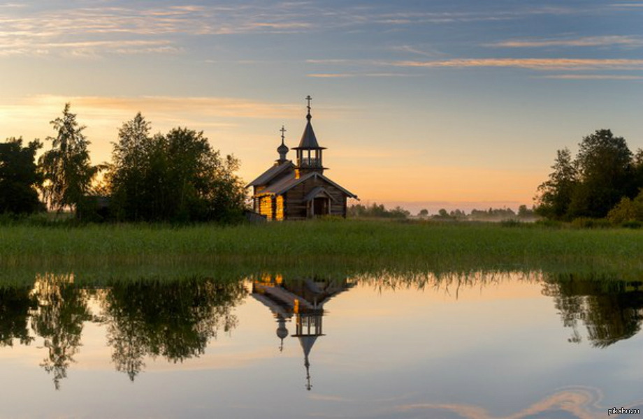 Церковь на руси. Красота русская природа Кижи. Большой Климецкий (147 км²).. Храм на острове.