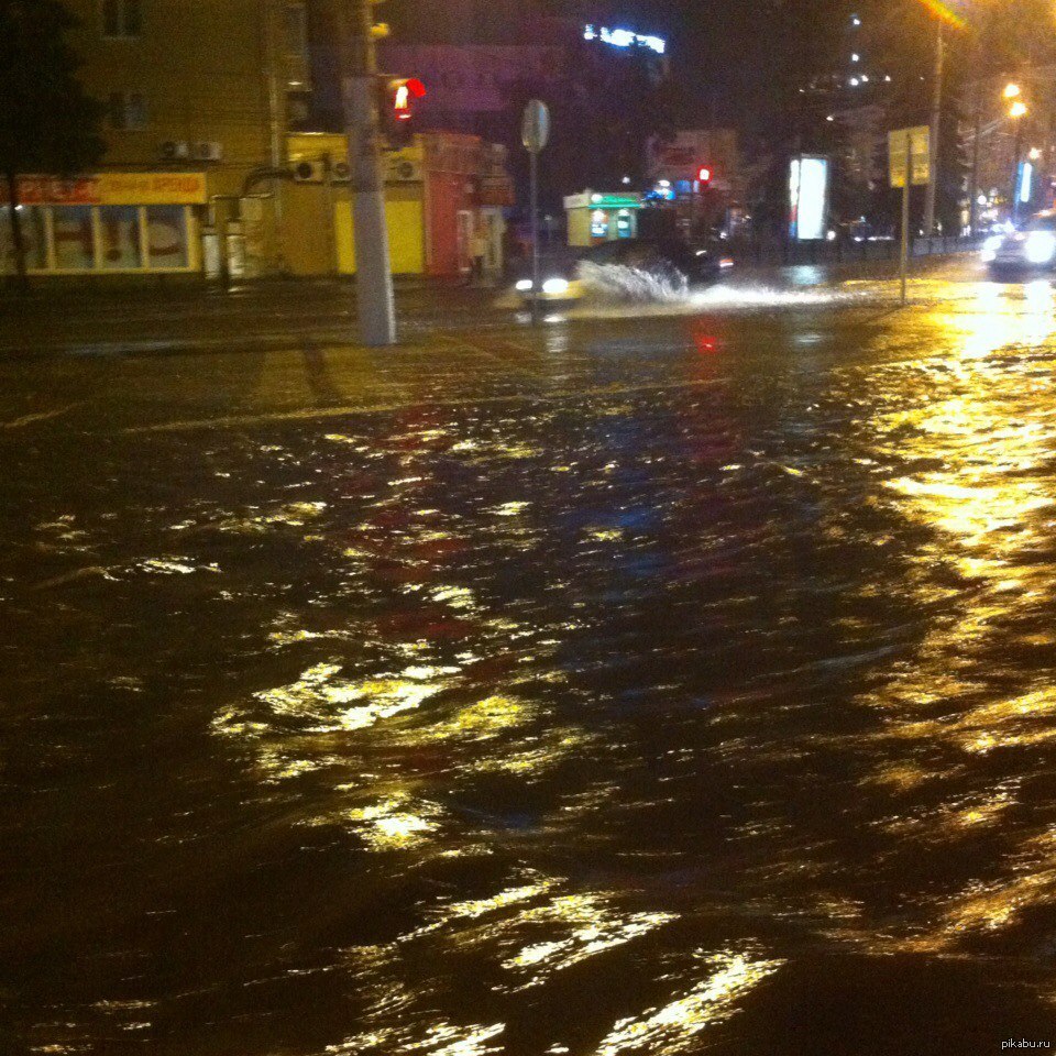 Воронеж осадки. Потоп в Воронеже. Наводнения в городе Воронеж. Дождь в Воронеже фото. Потоп Воронеж 3 июля.