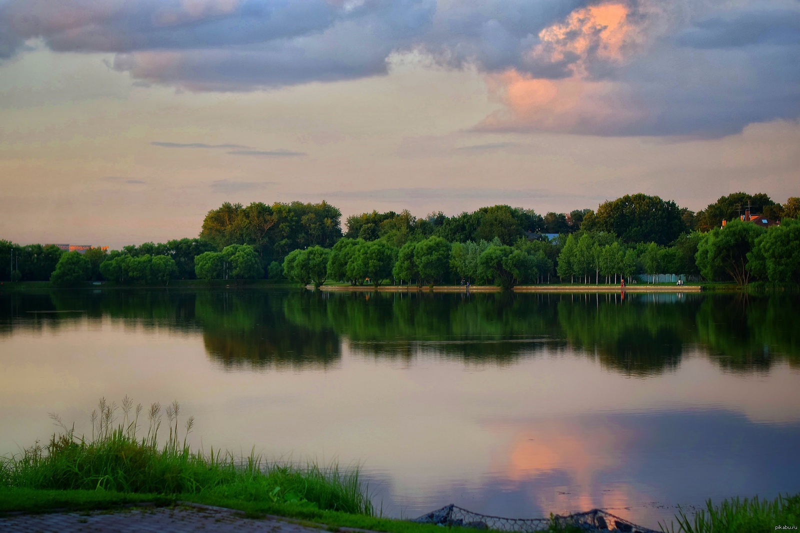 мещерский парк вечером