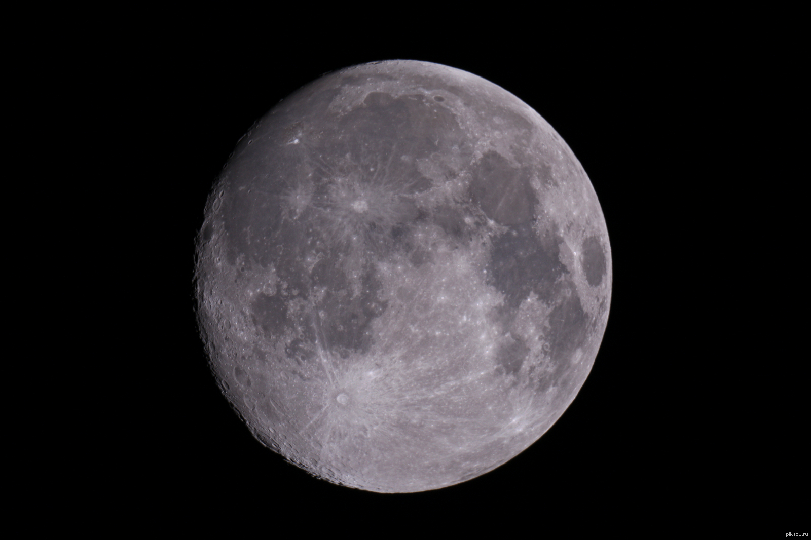 Луна 13.03 2024. Почти полная Луна. Либрация Луны. Луна в Китае. Луна ком.