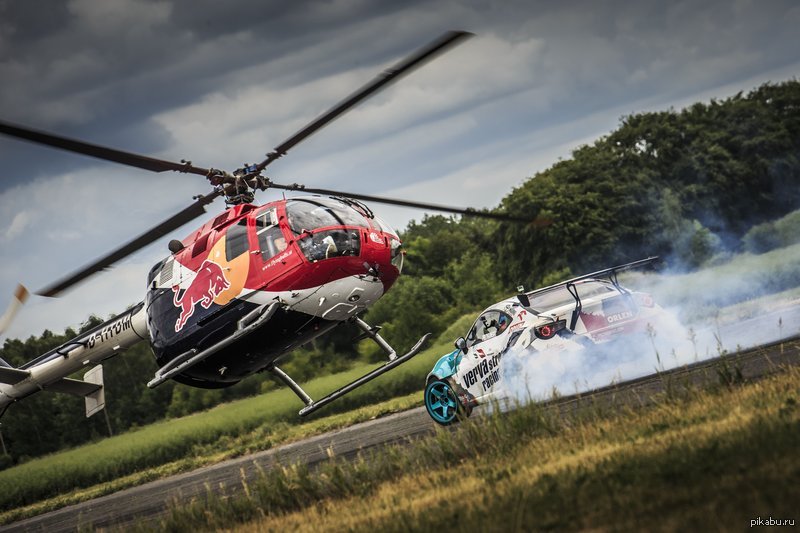 Включи вертолет. Bo 105 Red bull. Вертолет ред Булл. Вертолёт ми-8 ред Булл. Гоночный вертолет.