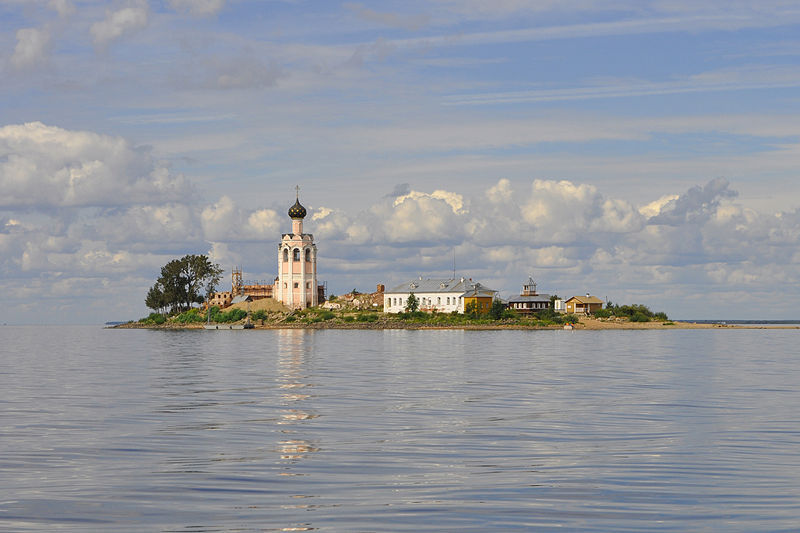 One of the oldest monasteries in the Russian North, Kamenny Island on Lake Kubenskoye, Vologda Region. - The photo, Travels, Travel across Russia