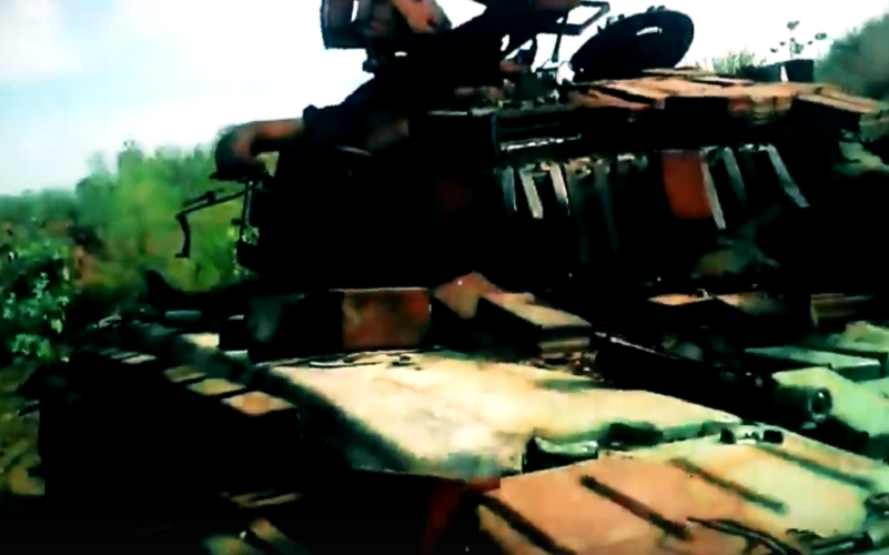 A video of the destroyed tanks of the Armed Forces of Ukraine was posted on the network - t-64, Tanks, , Militia, APU, Donbass, DPR, New Russia