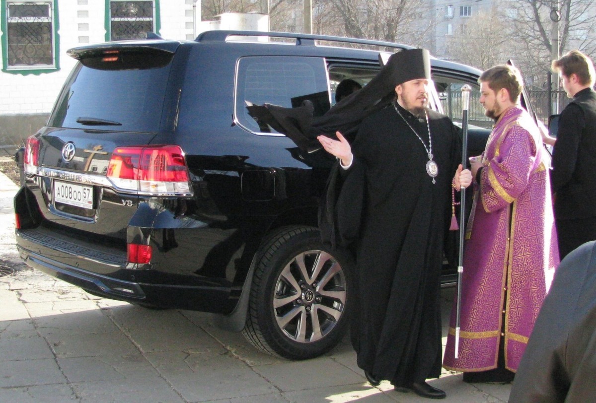 In the Orel region, the bishop received a Land Cruiser as a gift. - Oryol Region, Bishop, ROC, Religion, , Land cruiser, Jesus Christ, Presents, Toyota Land Cruiser