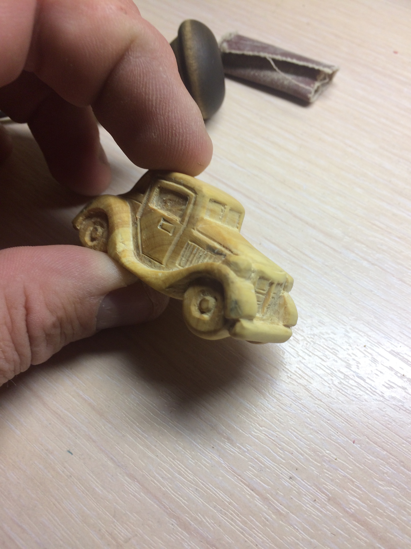 Keychain retro car. - My, Keychain, With your own hands, Crafts, Presents, Wood carving, Longpost