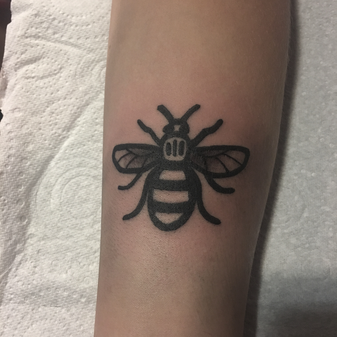 The British are tattooed on the body in memory and help the victims of the terrorist attack in Manchester - Manchester, Terrorist attack, Tattoo, Longpost