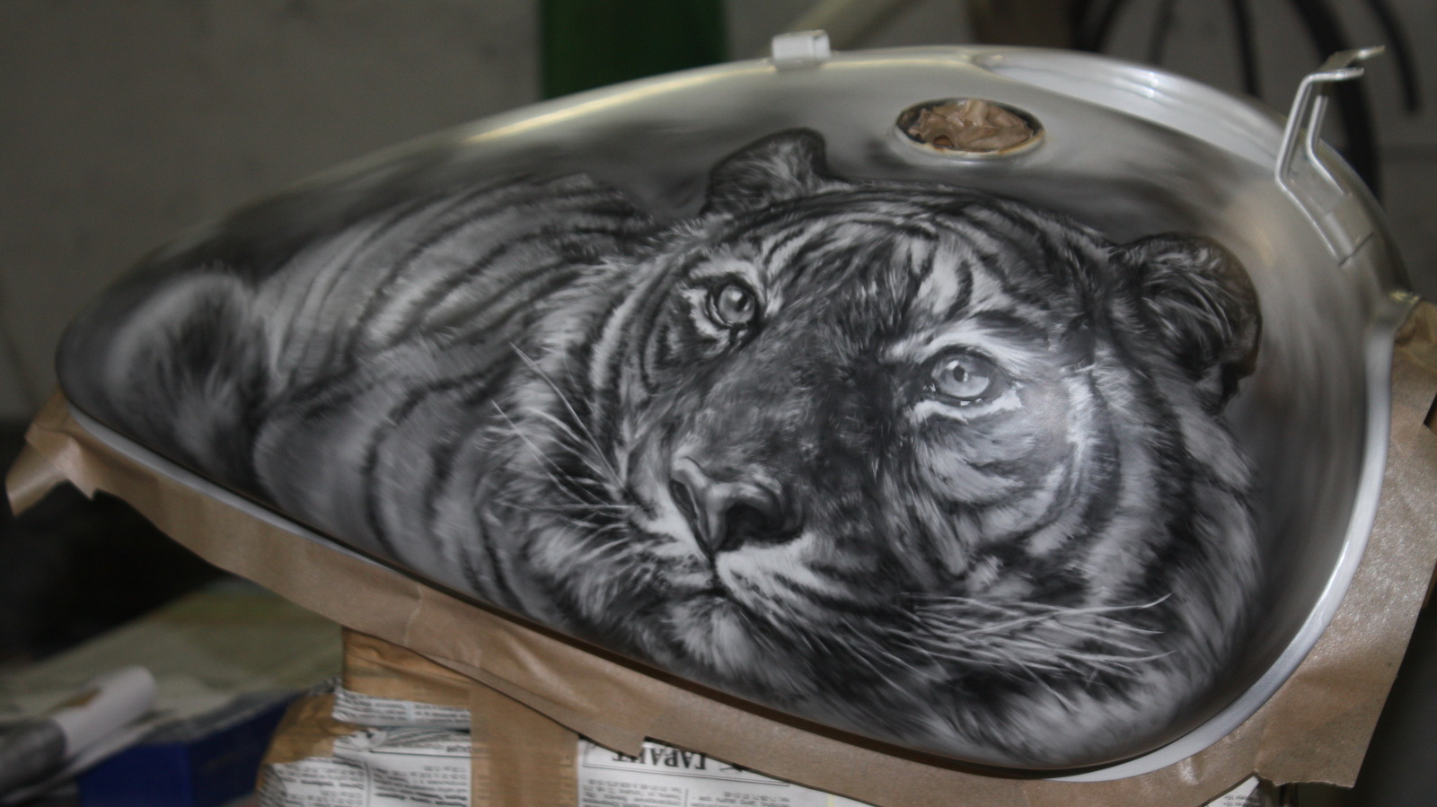 Airbrushing on Yamaha Dragstar, tigers... A bit of the process. - My, Airbrushing, , Yamaha, Airbrushing72, Tyumen, Tyumenaero, Tyumenaero, Longpost